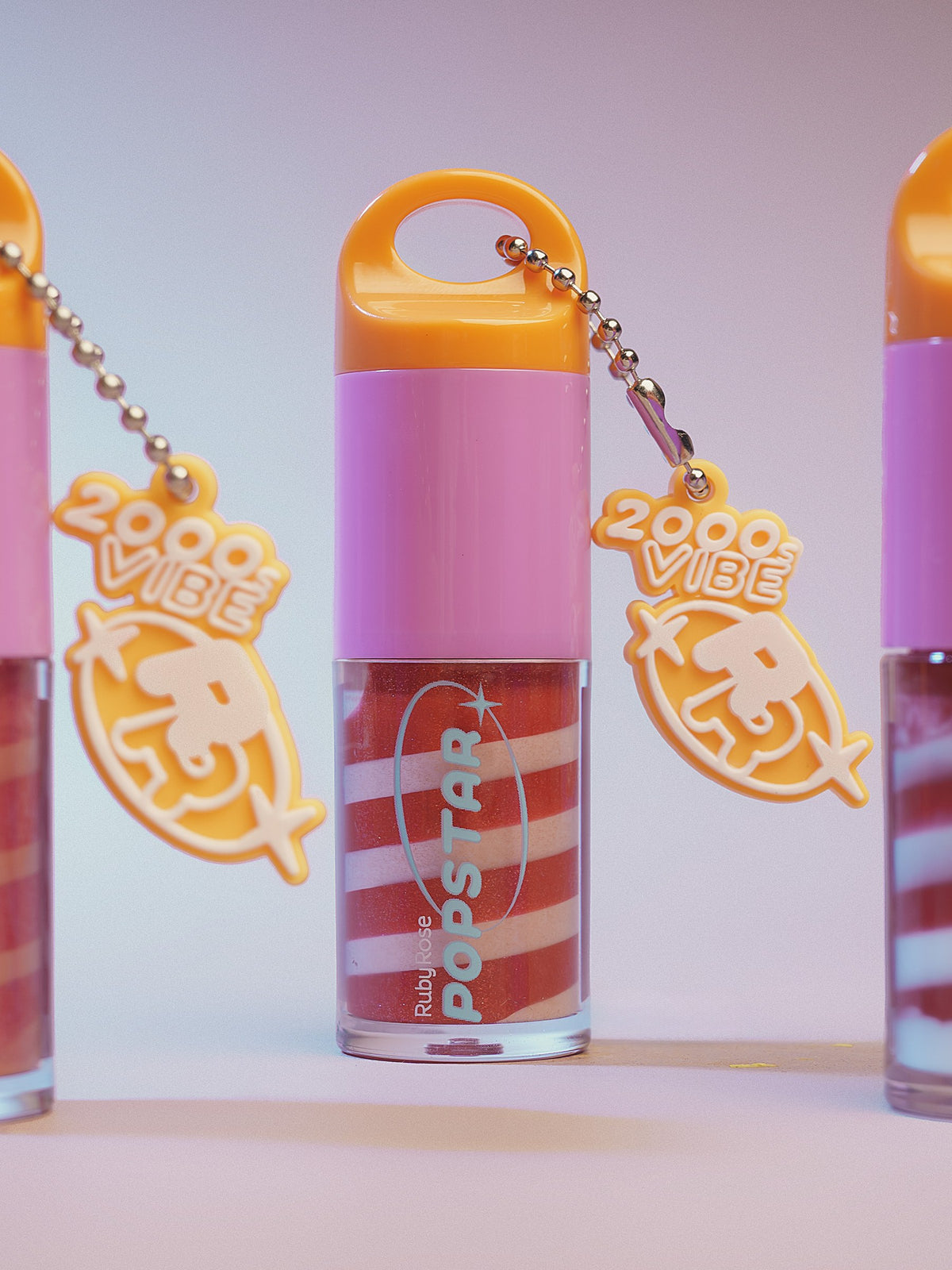 Lip Gloss Pop Star Look At Me, imagen ambientada.